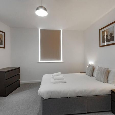 Spacious & Pet-Friendly 1Br Apt In Heywood Apartment Exterior photo