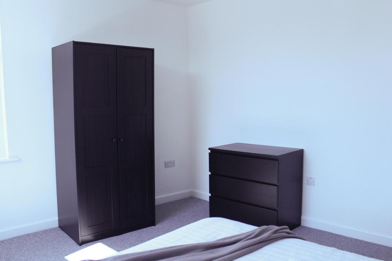 Spacious & Pet-Friendly 1Br Apt In Heywood Apartment Exterior photo