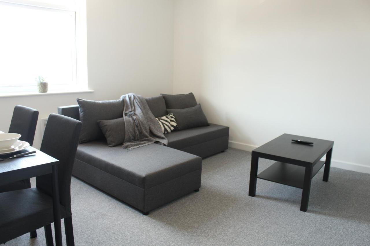 Spacious & Pet-Friendly 1Br Apt In Heywood Apartment Exterior photo