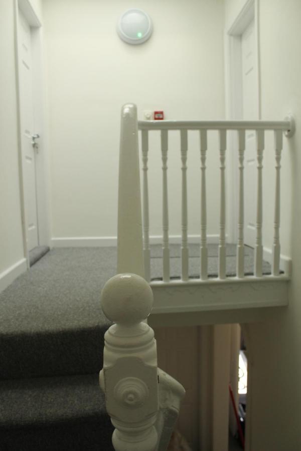 Spacious & Pet-Friendly 1Br Apt In Heywood Apartment Exterior photo