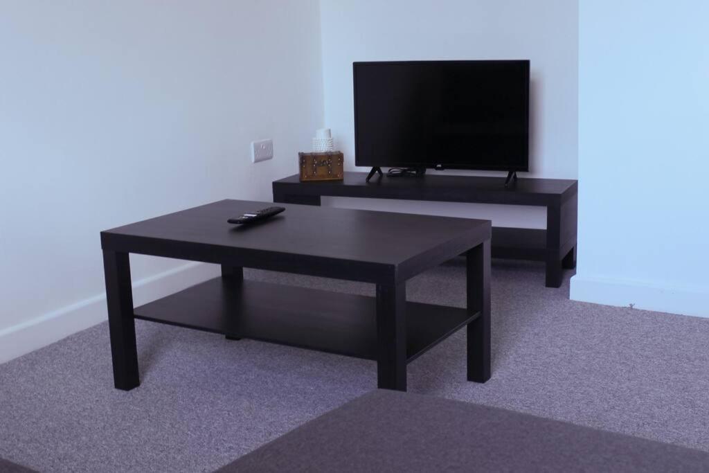 Spacious & Pet-Friendly 1Br Apt In Heywood Apartment Exterior photo
